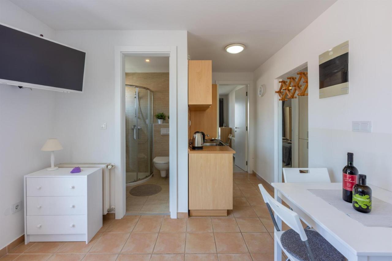 Apartment Vito Njivice Eksteriør bilde