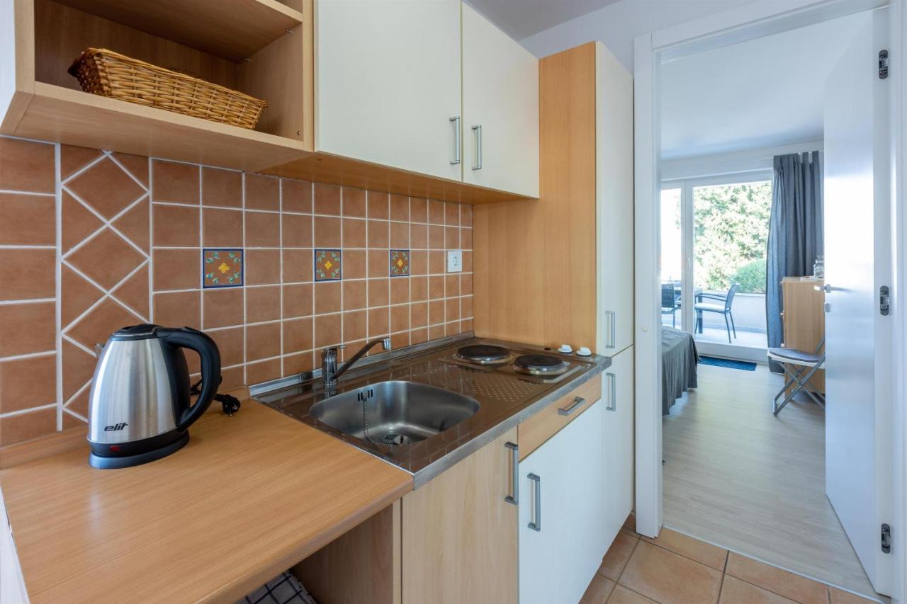 Apartment Vito Njivice Eksteriør bilde